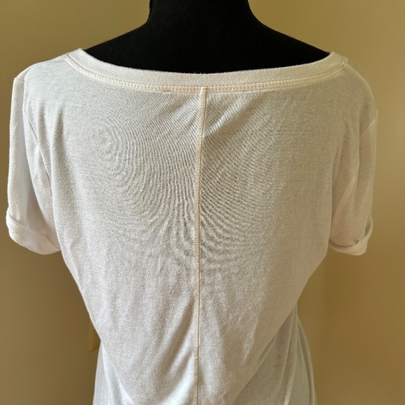 *WHITE HOUSE BLACK MARKET* White Short Sleeve V-Neck Shirt Size Small - Picture 5 of 7